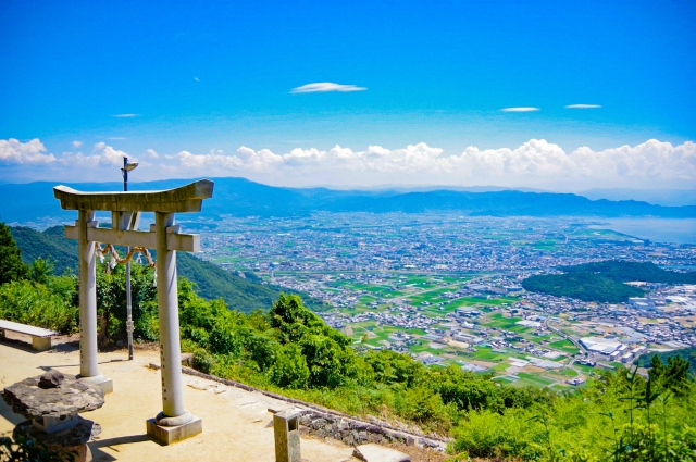 高屋神社の有名な天空の鳥居からの絶景